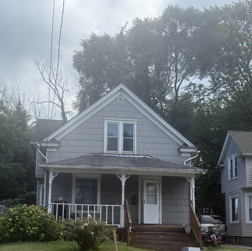 1201 67th St, Kenosha, WI 53143