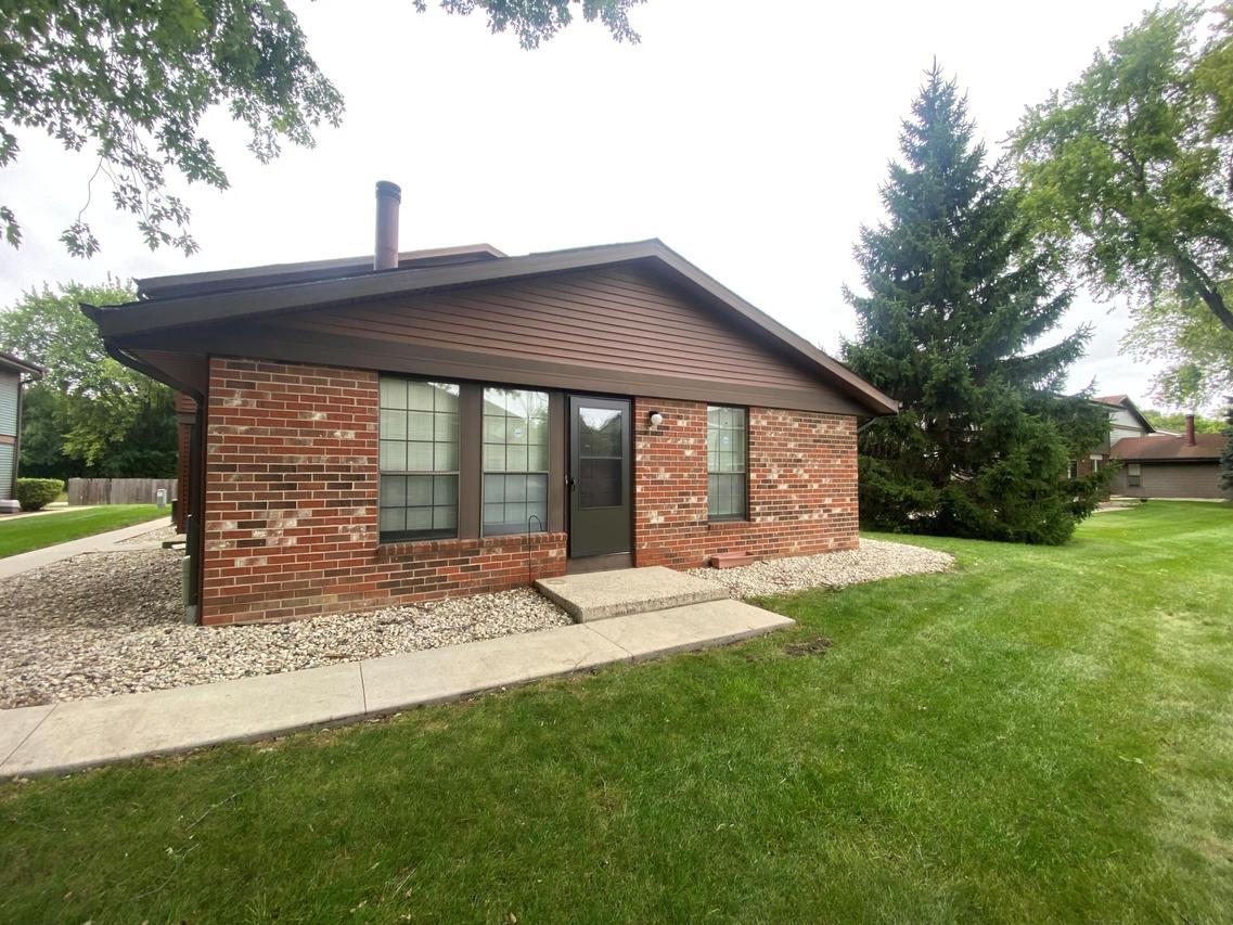 6936 N Raintree Dr #A, Milwaukee, WI 53223