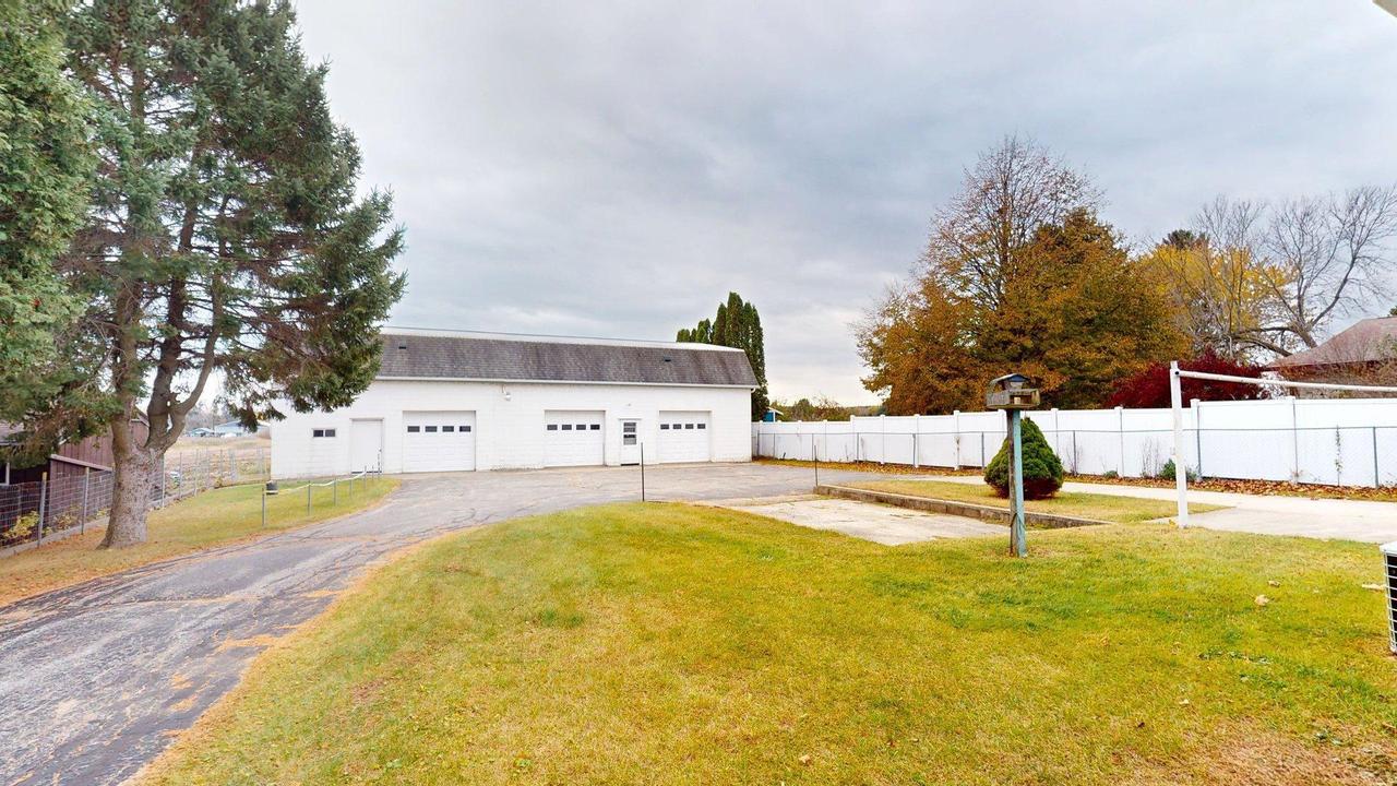 3305 Whistle Ln, Two Rivers, WI 54241