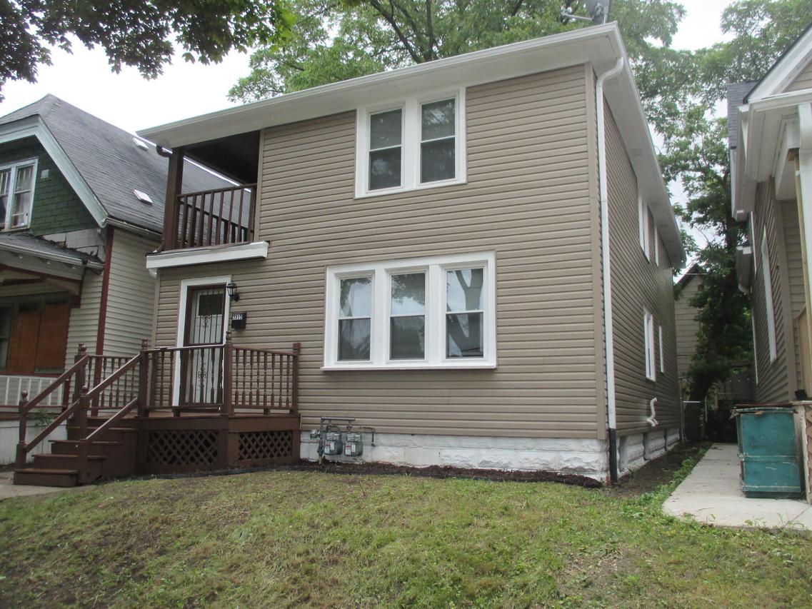 3035 N 10th St, Milwaukee, WI 53206