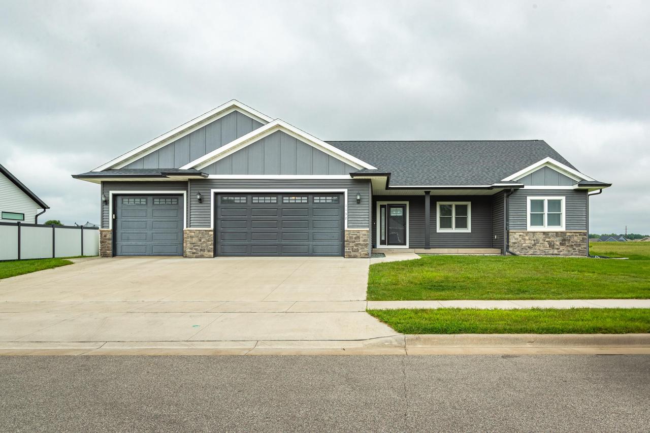 1132 Bridger Dr, Holmen, WI 54636