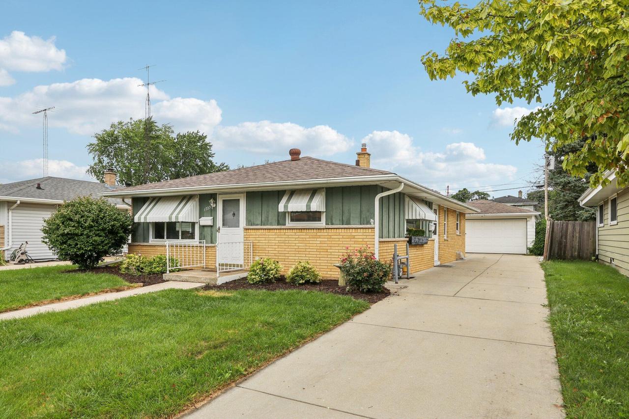 1723 West Lawn Ave, Racine, WI 53405