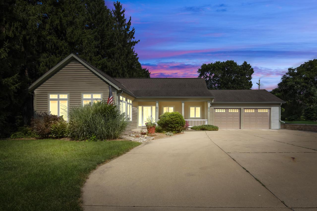 7660 S North Cape, Franklin, WI 53132