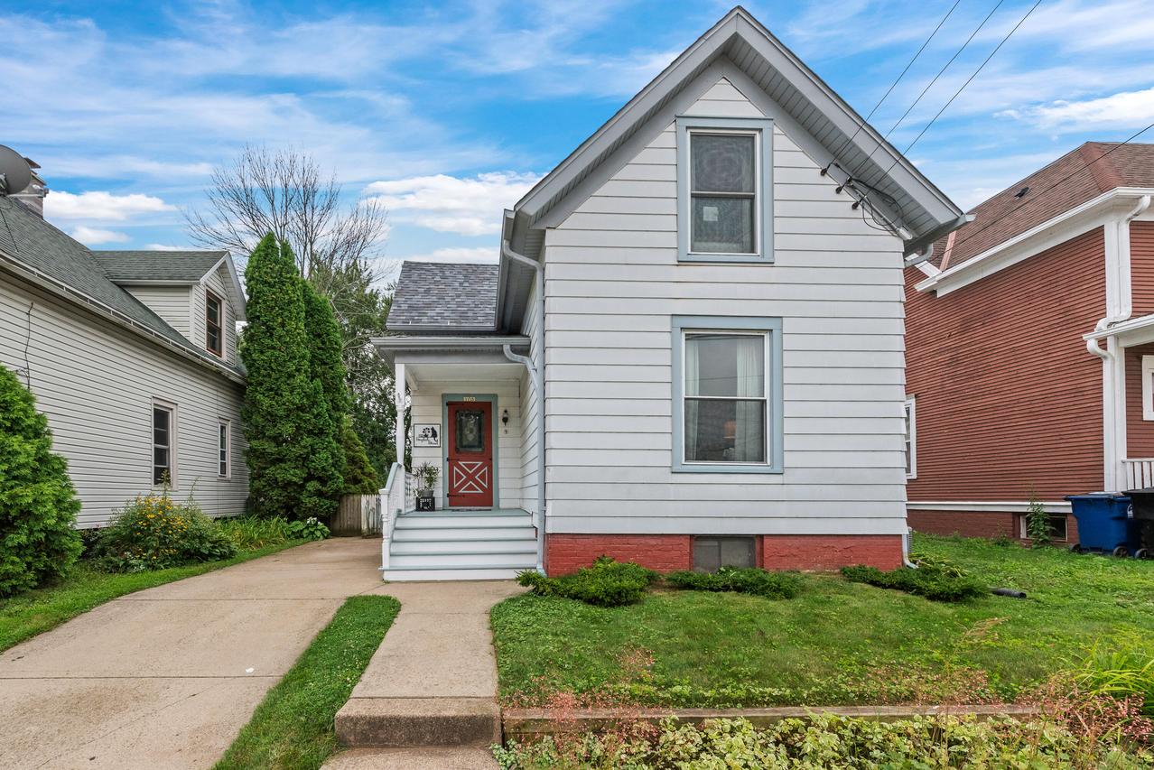 1113 English St, Racine, WI 53402