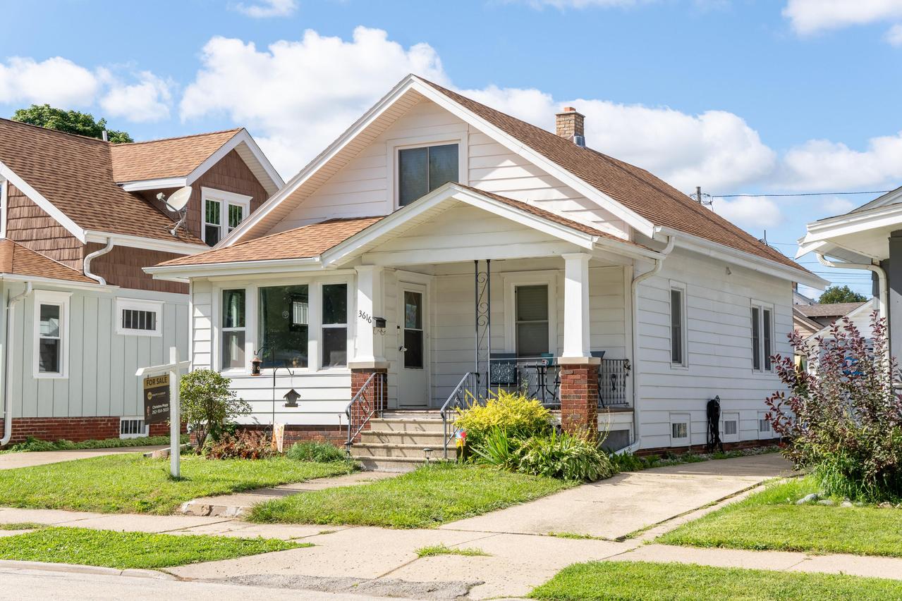 3616 Lindermann Ave, Racine, WI 53405