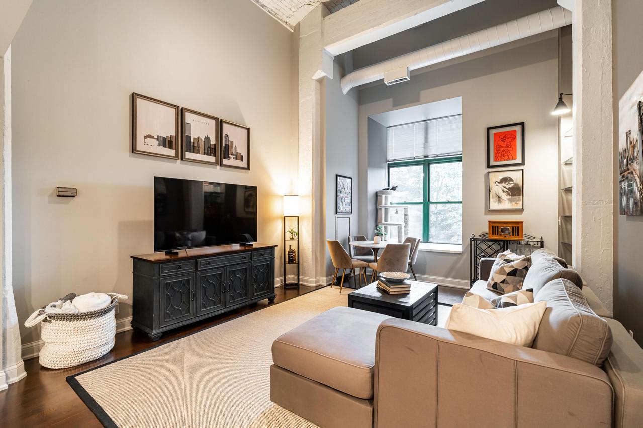 270 E Highland Ave #234, Milwaukee, WI 53202