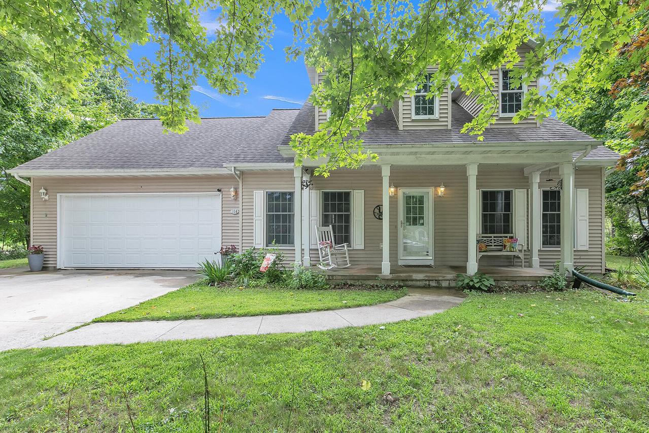 104 Riverwood Ct, Mishicot, WI 54228