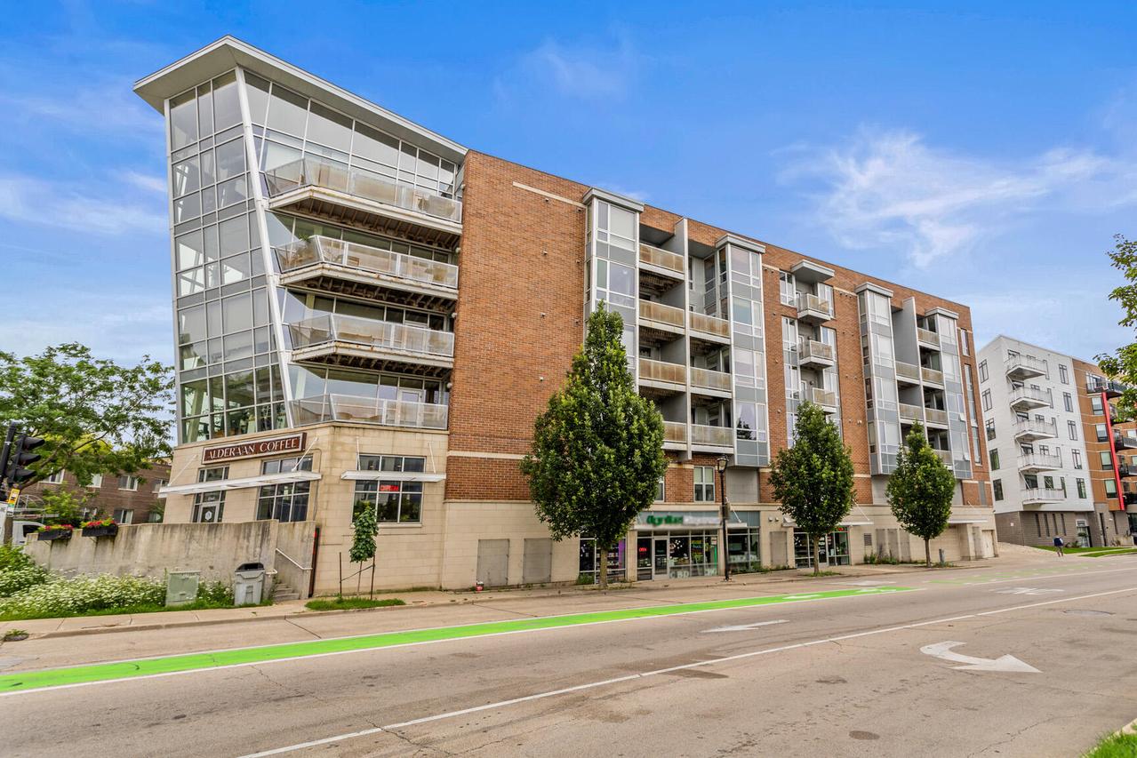 1541 N Jefferson St #203, Milwaukee, WI 53202