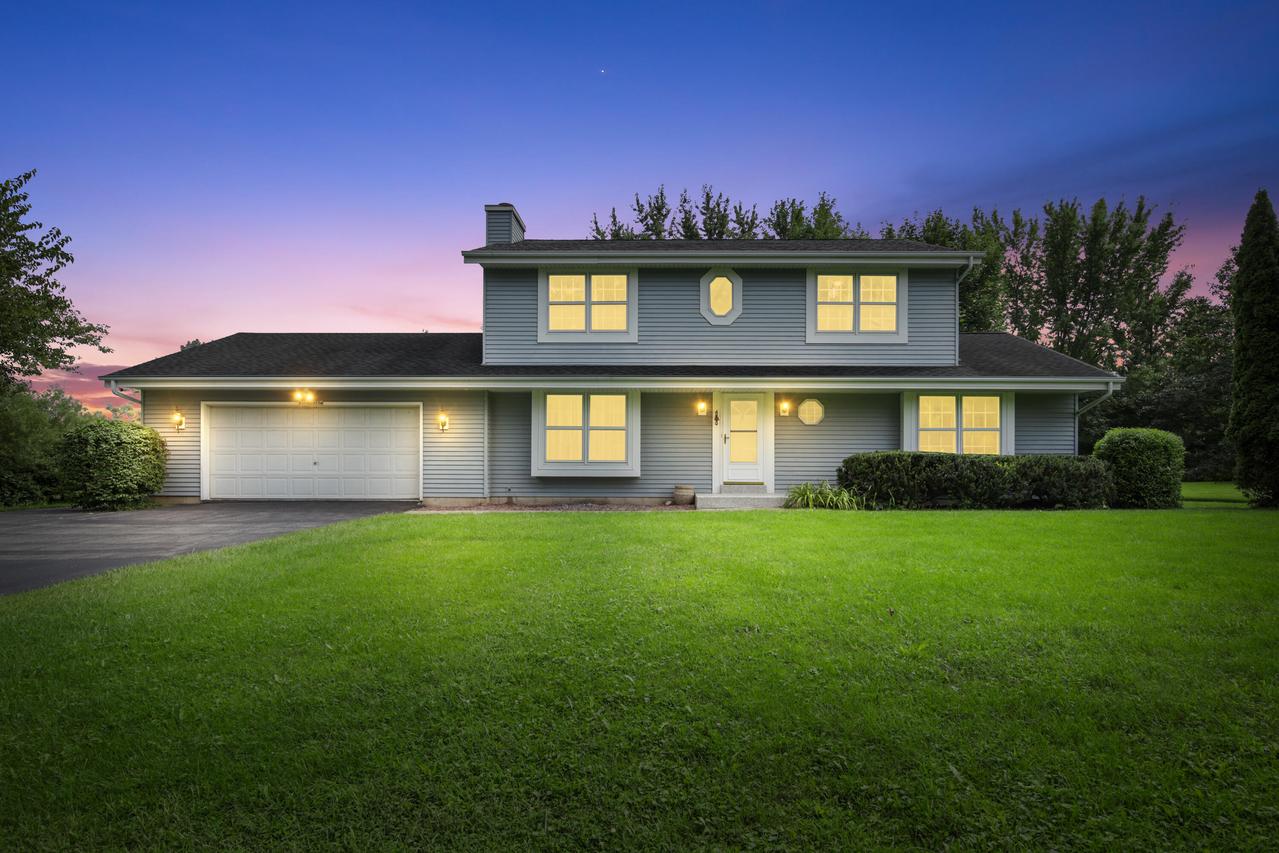 W189S9774 Parker Dr, Muskego, WI 53150
