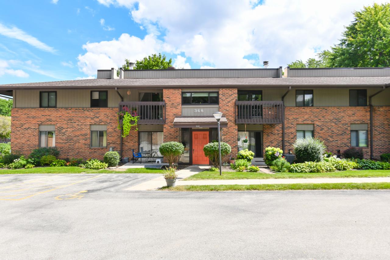 368 Park Hill #G, Pewaukee, WI 53072