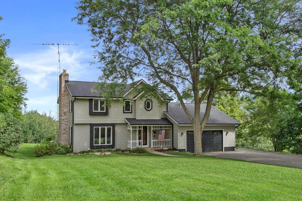 2445 Upland Dr, Rochester, WI 53105