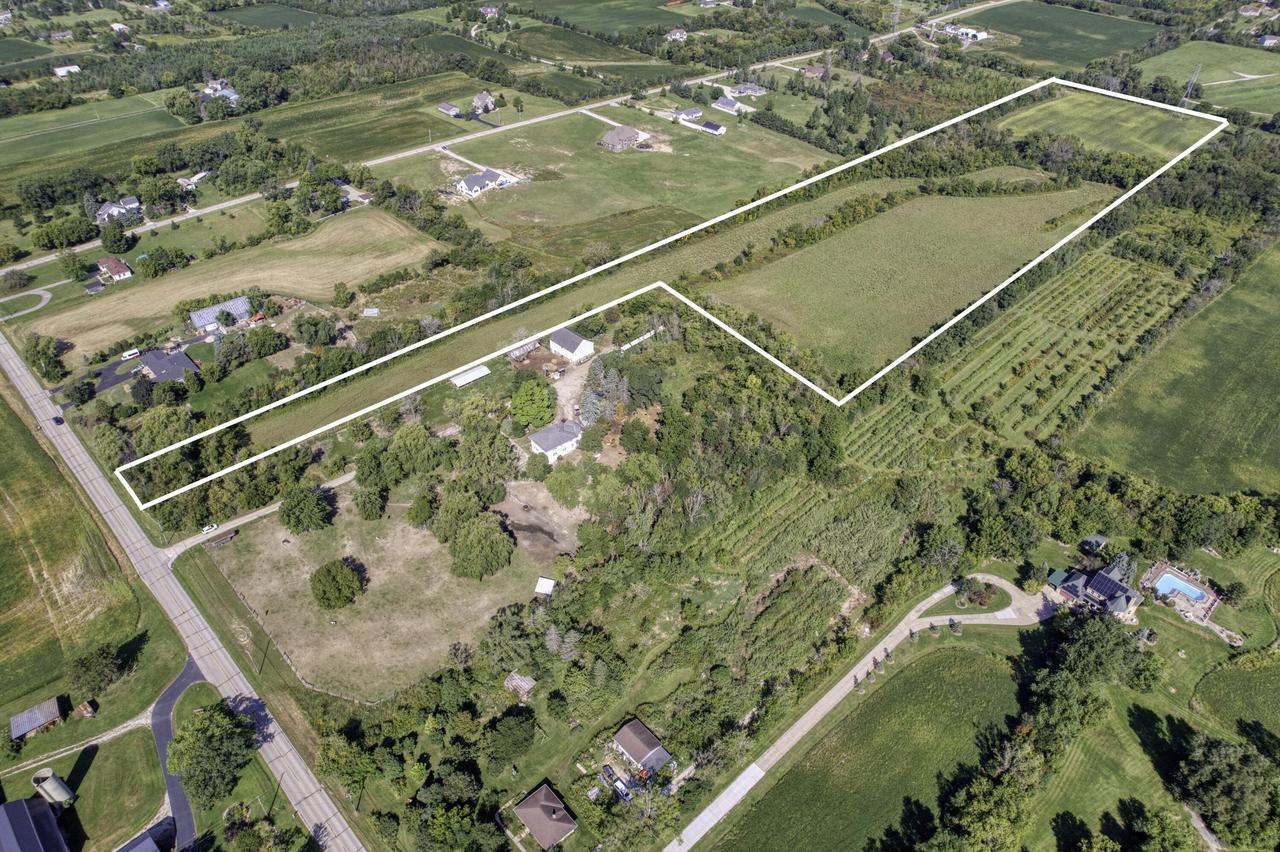 4860 7 Mile Rd, Raymond, WI 53108