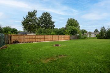 3530 Oakwood Dr, Racine, WI 53406