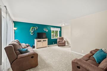 3530 Oakwood Dr, Racine, WI 53406