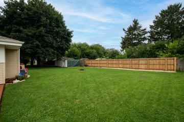 3530 Oakwood Dr, Racine, WI 53406