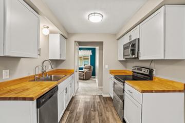 3530 Oakwood Dr, Racine, WI 53406