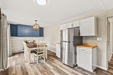 3530 Oakwood Dr, Racine, WI 53406