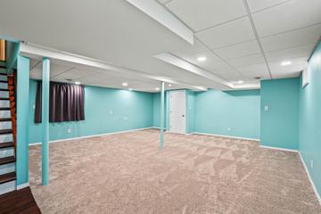 3530 Oakwood Dr, Racine, WI 53406