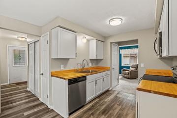 3530 Oakwood Dr, Racine, WI 53406