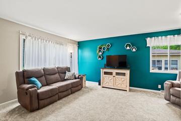 3530 Oakwood Dr, Racine, WI 53406