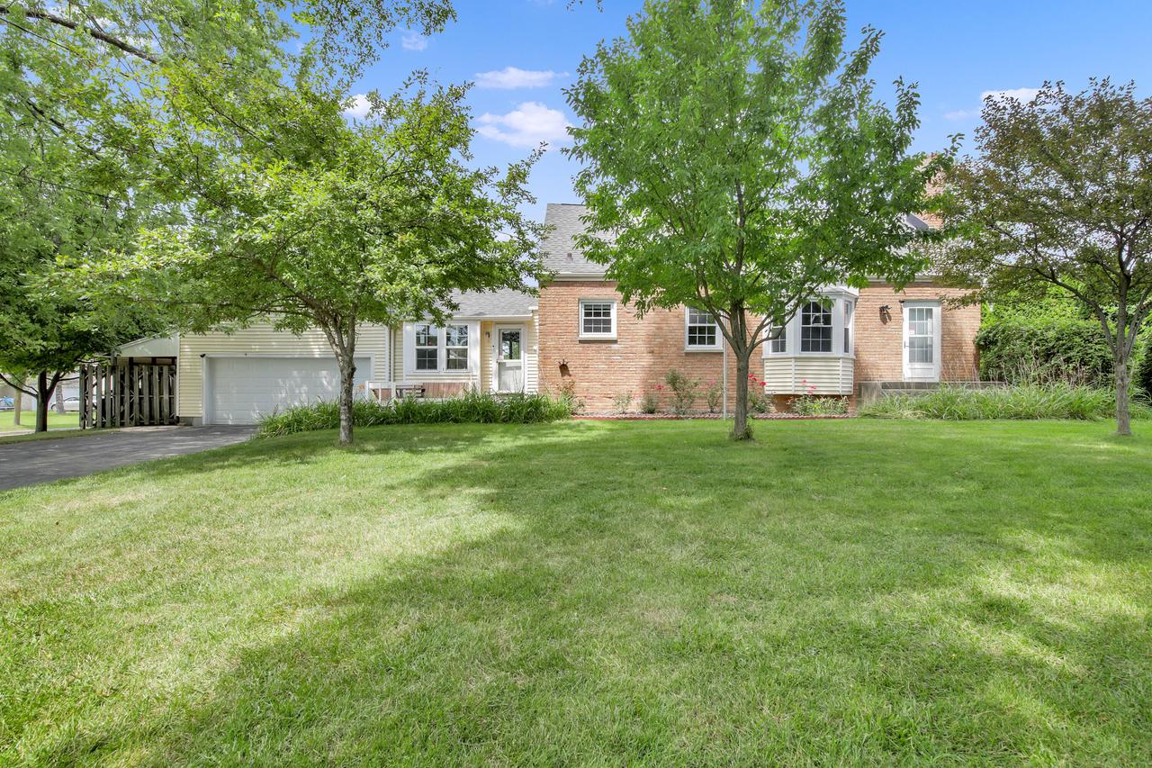 4100 W Edgerton Ave, Greenfield, WI 53221