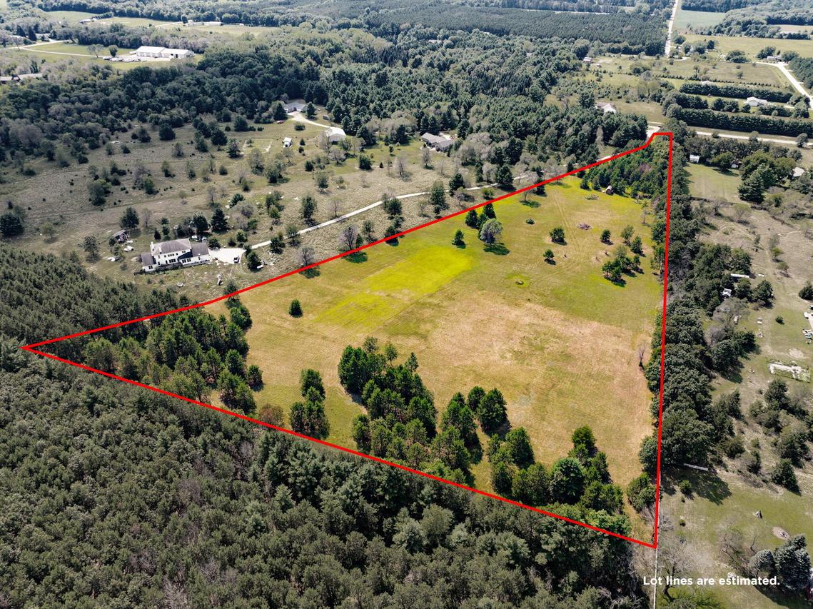 N9298 Mark Trl, Holland, WI 54636
