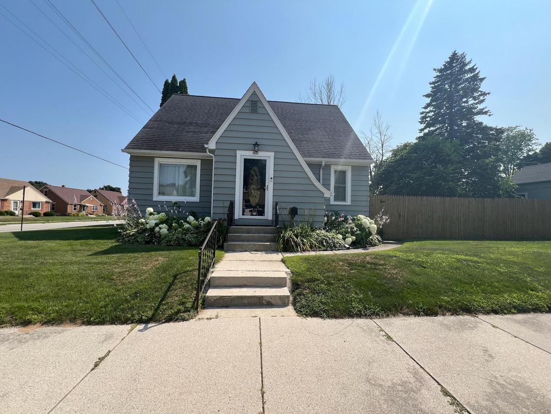 803 Custer Ave, Sheboygan, WI 53081