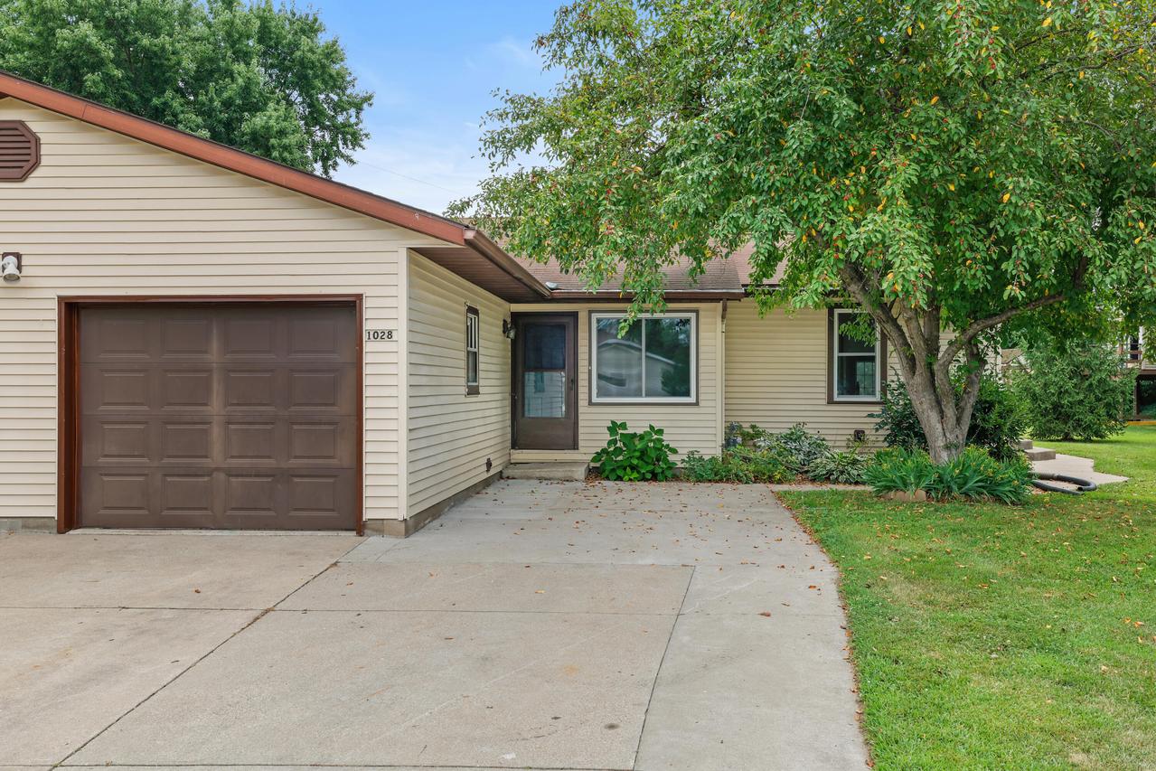 1028 Terrace Dr, Onalaska, WI 54650