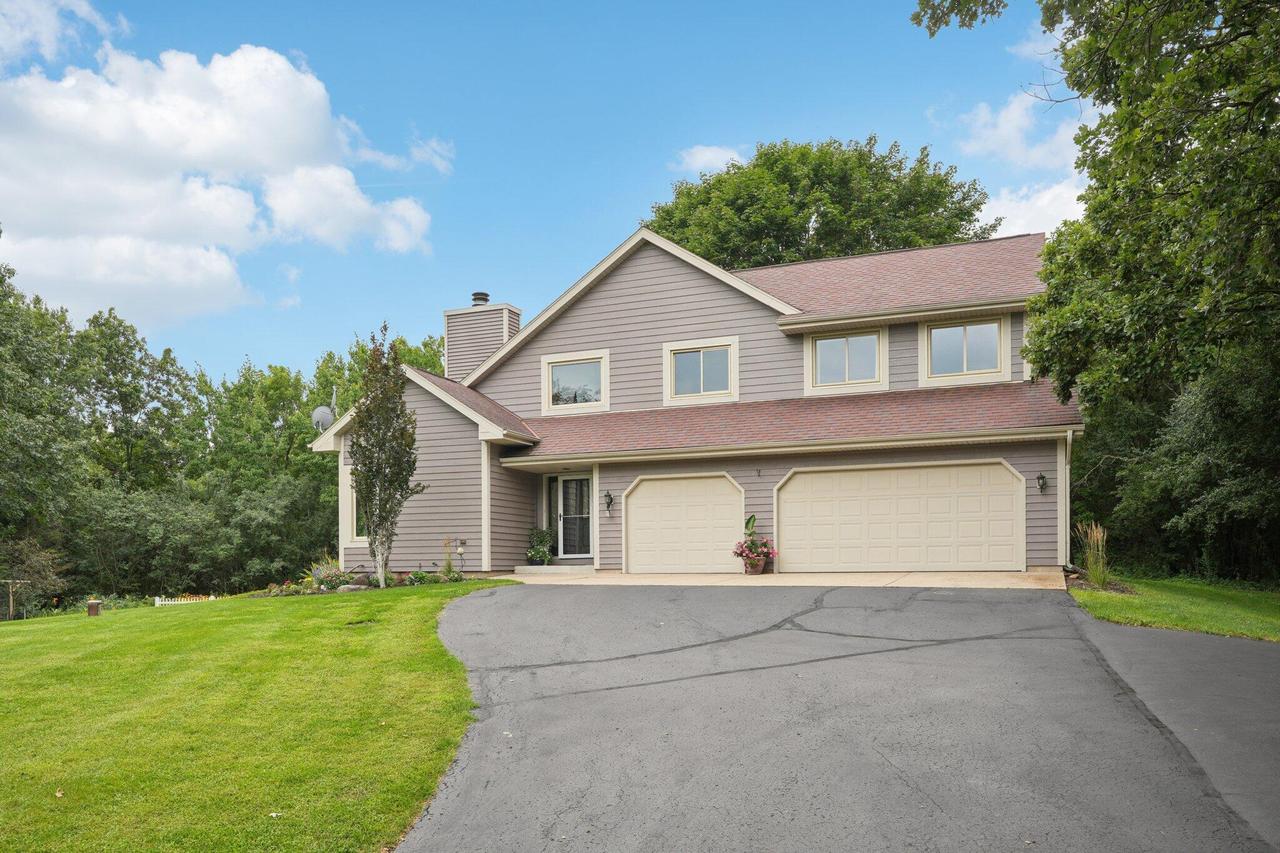 S23W30805 Brecon Way, Genesee, WI 53183