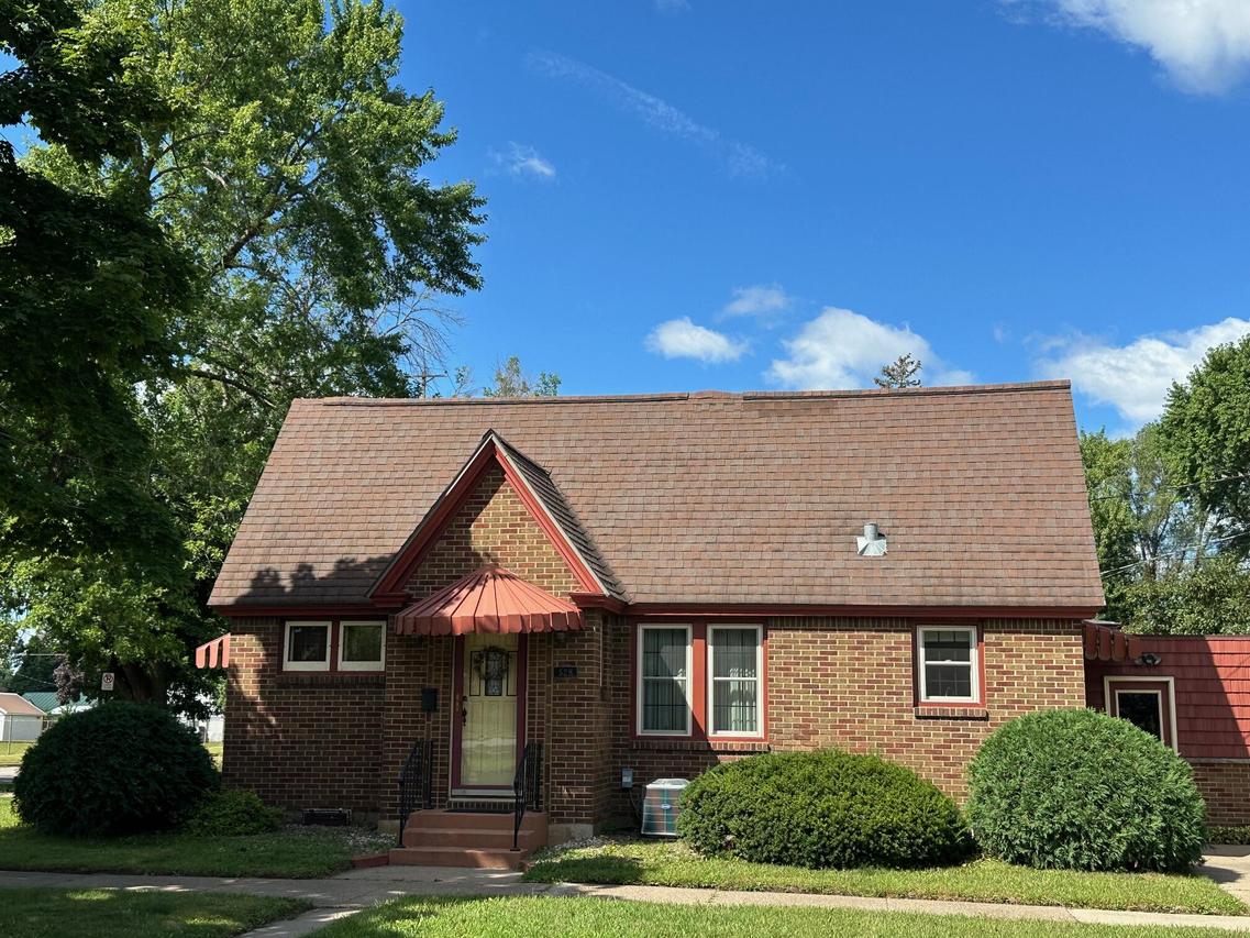 528 S 19th St, La Crosse, WI 54601