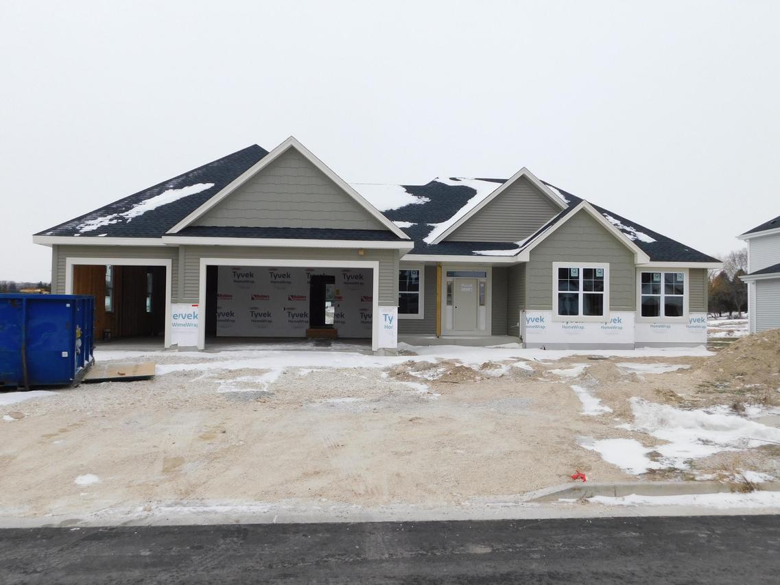 1012 Candleberry Ln, Grafton, WI 53024