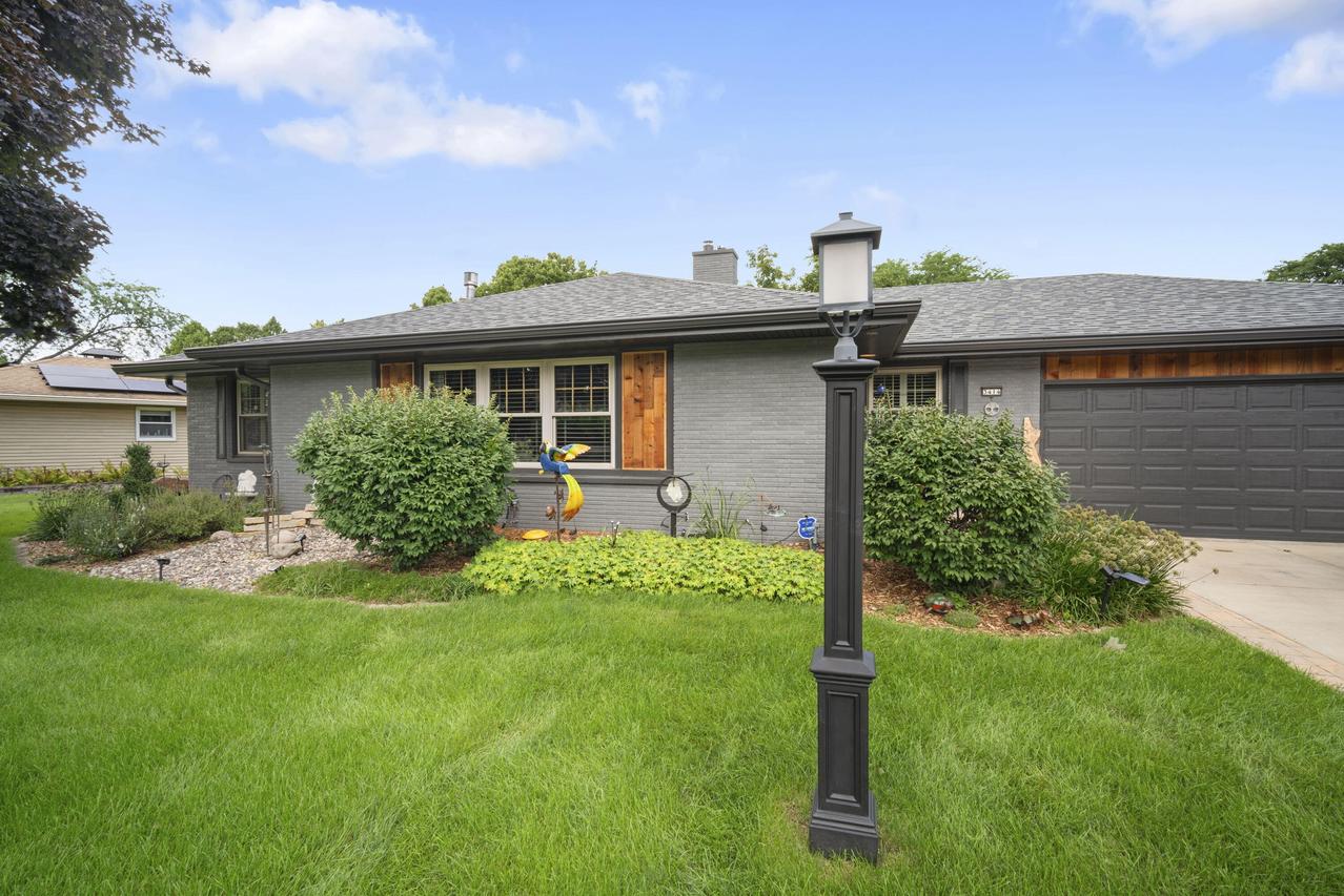 3414 W Pelican Ln, Brown Deer, WI 53209