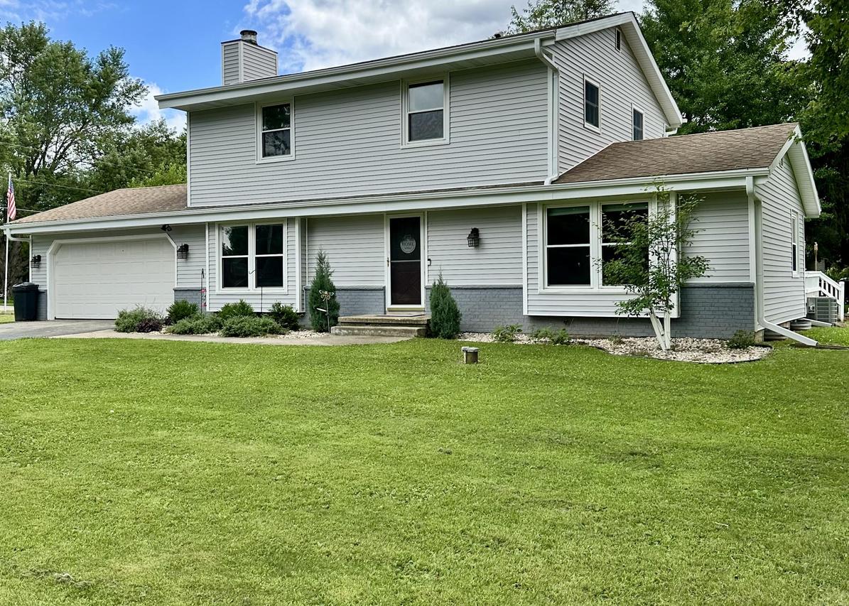 W357N7134 Rainbow Ter, Oconomowoc, WI 53066