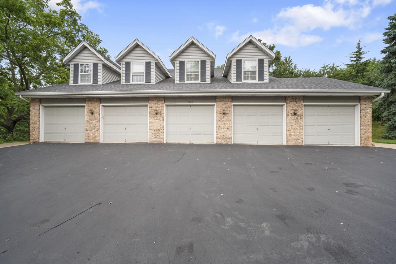 2283 Quail Hollow #A, Delafield, WI 53018