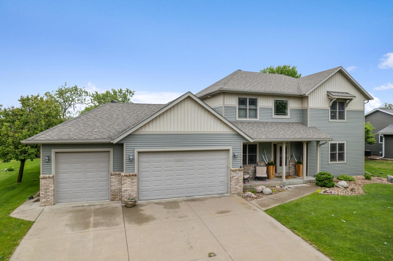 809 Case Ct, Holmen, WI 54636