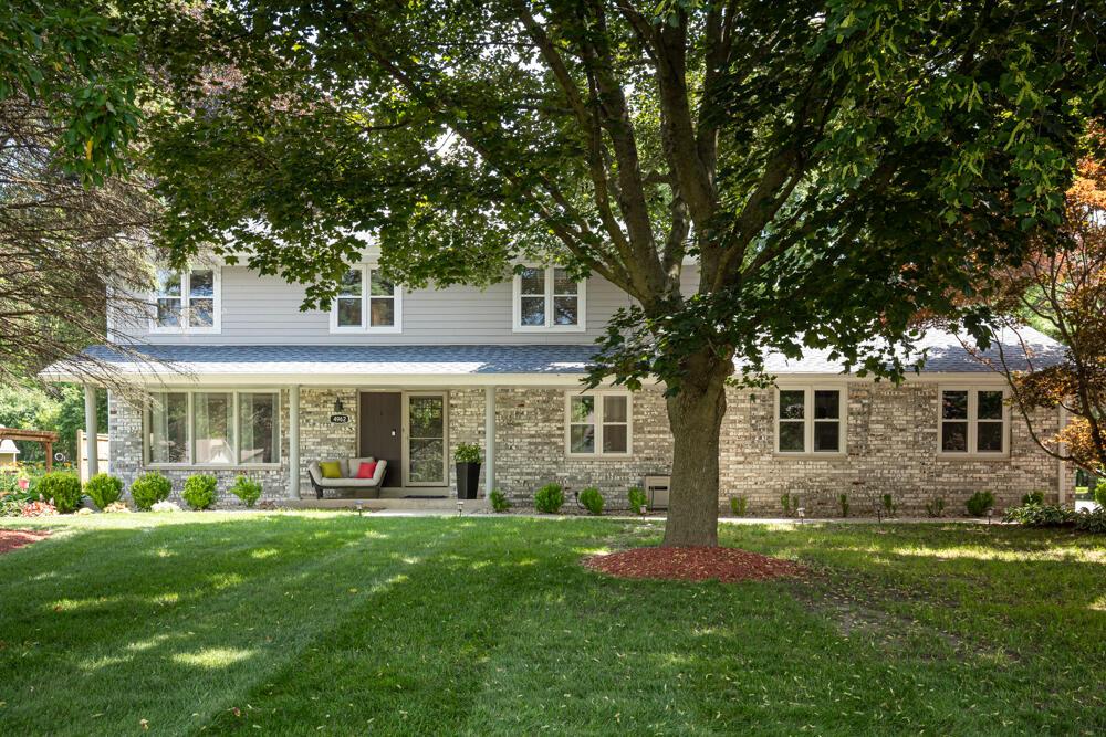 4962 S 82nd St, Greenfield, WI 53220