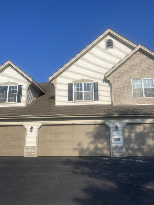 1015 Stratford Ct #101, Mount Pleasant, WI 53406