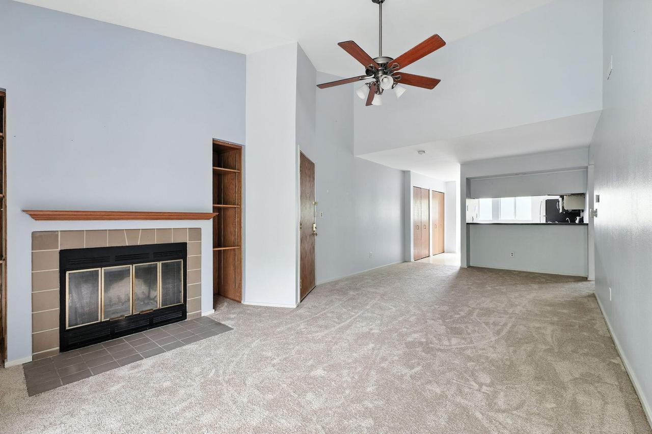 797 W Puetz Rd, Oak Creek, WI 53154