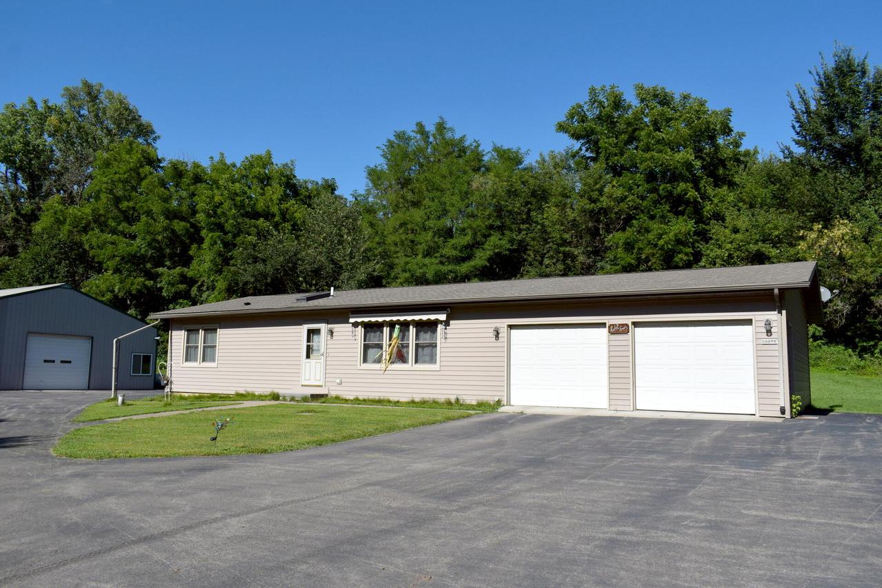 N6070 Johnson Coulee Rd, Onalaska, WI 54636