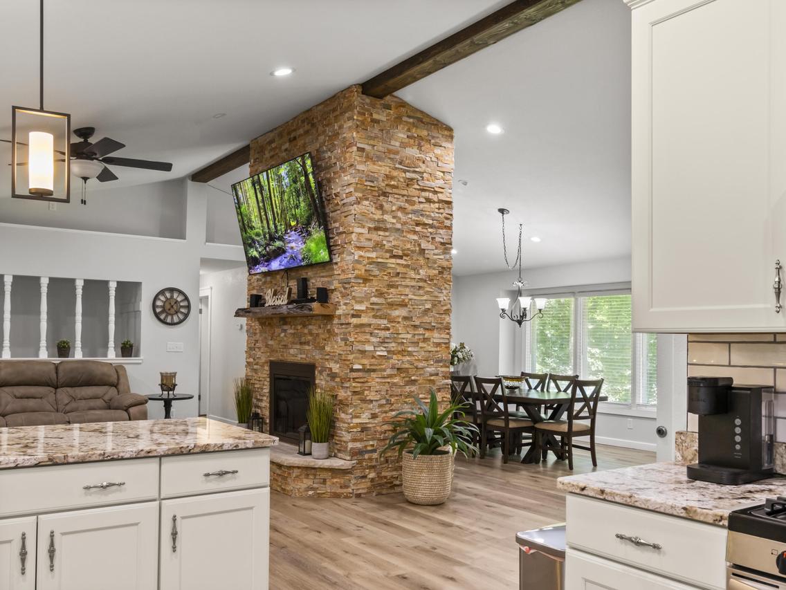 W177N12607 De La Ct, Germantown, WI 53022