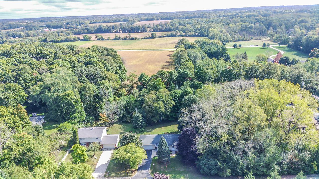 3548 Lusan Dr, Jackson, WI 53012