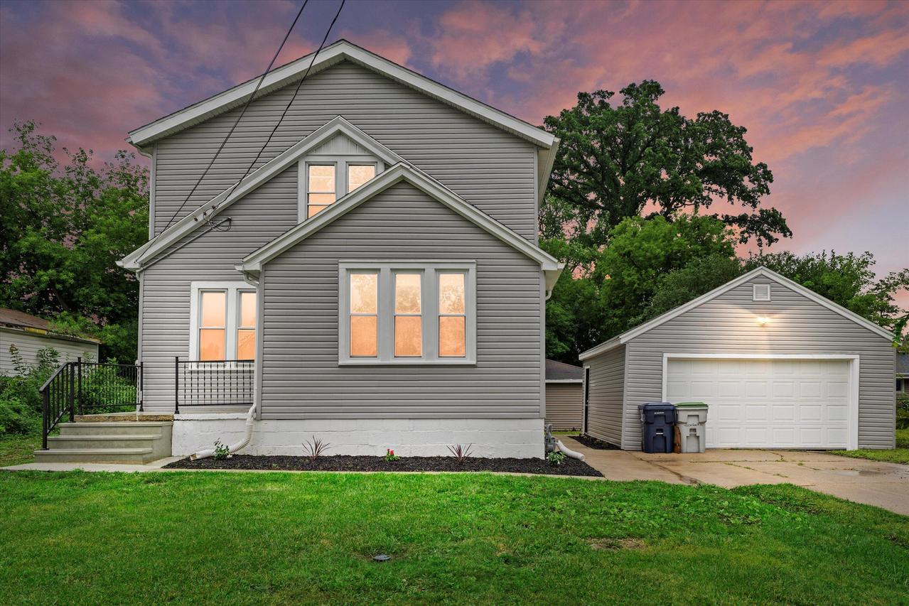 4512 W Green Tree Rd, Milwaukee, WI 53223