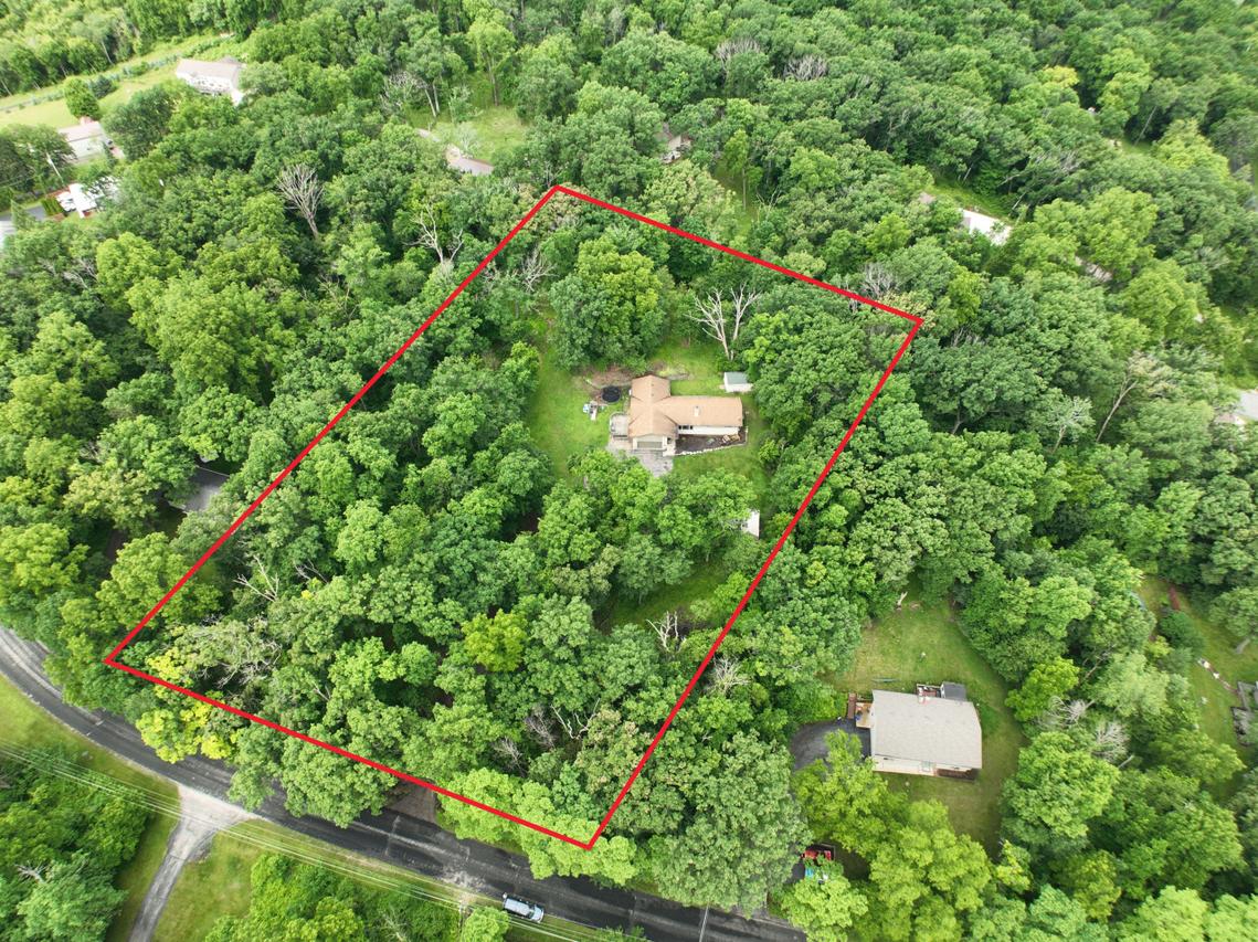 N6089 Lyons Rd, Spring Prairie, WI 53105