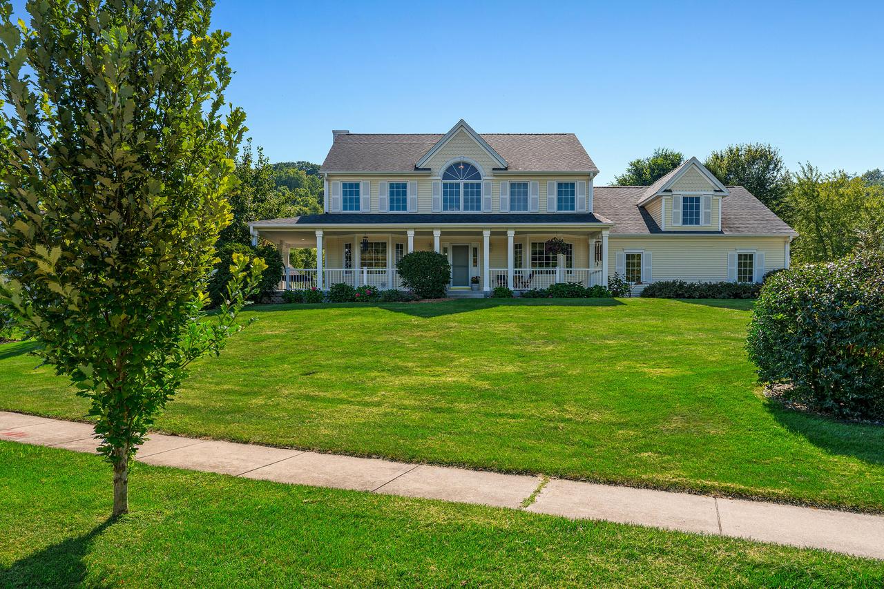 4570 Stone Bridge, La Crosse, WI 54601