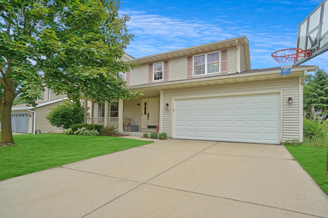 2702 Great Forest, West Bend, WI 53090