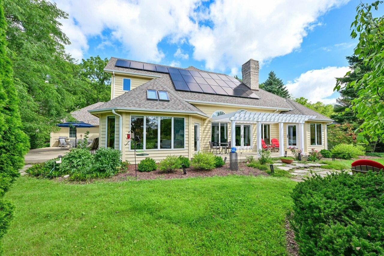 4431 Hampshire Hill, Norway, WI 53185