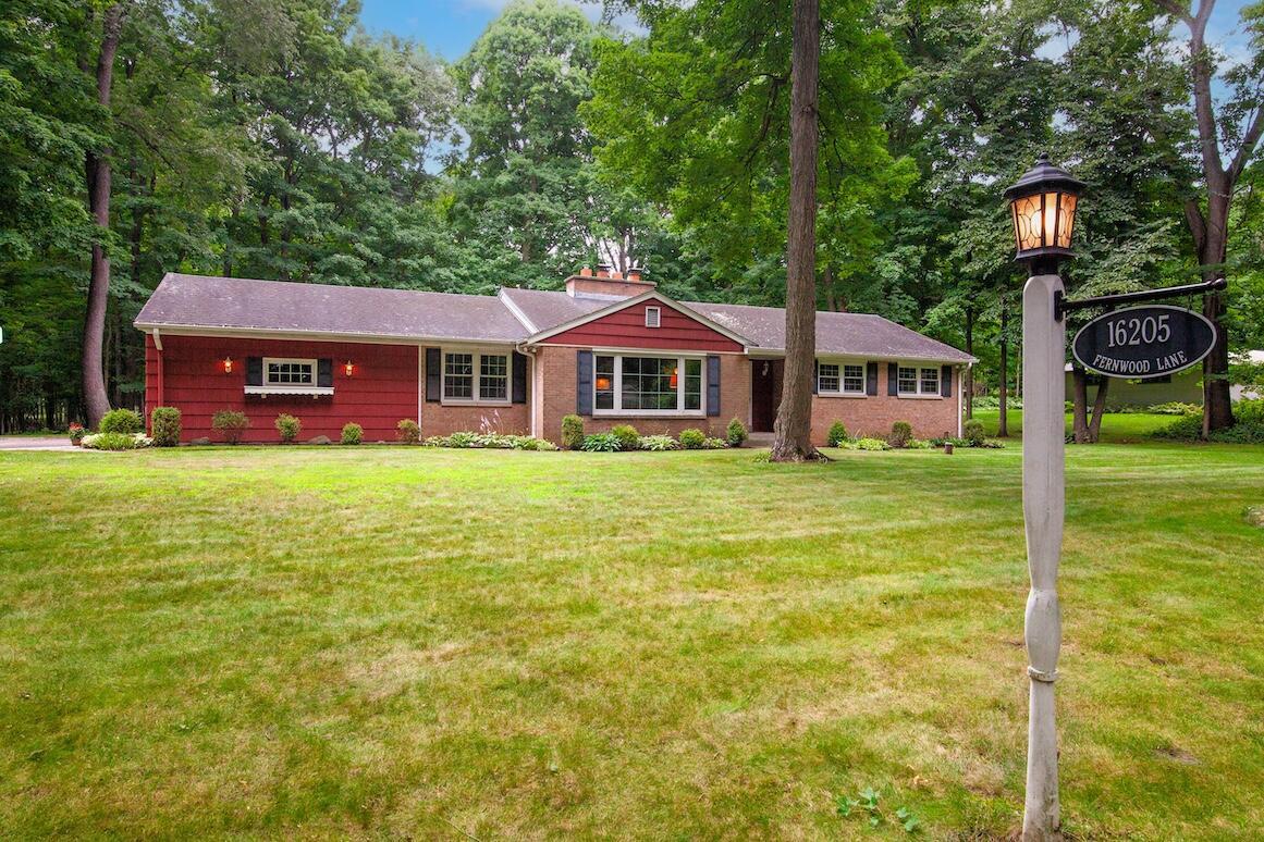 16205 Fernwood Ln, Brookfield, WI 53005