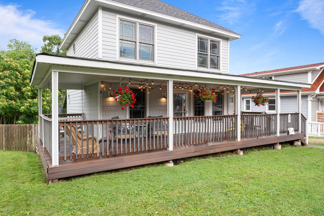 38 W Geneva St, Williams Bay, WI 53191