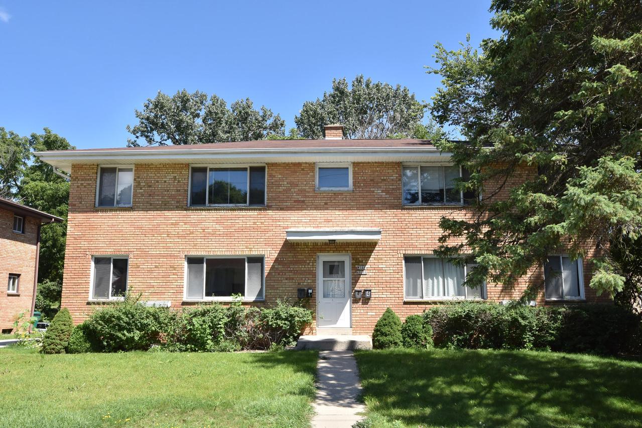 W166N9108 Grand Ave, Menomonee Falls, WI 53051