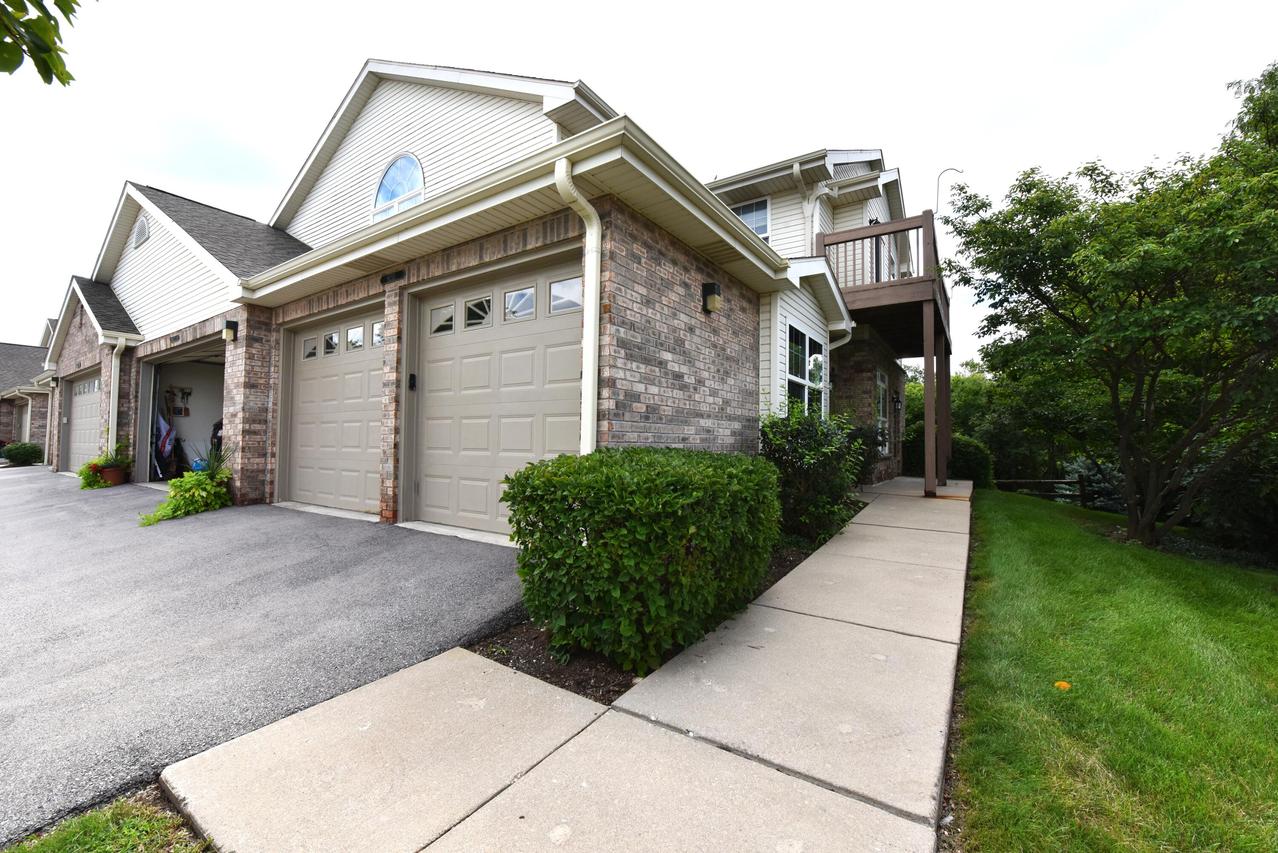9233 S 51st St, Franklin, WI 53132